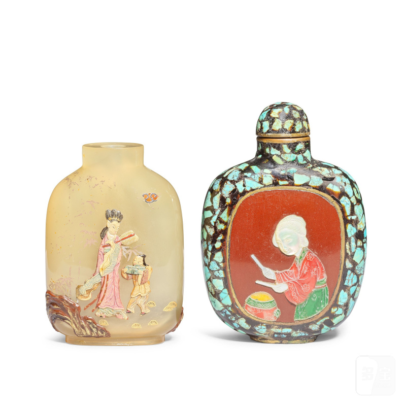 中國/日本 十九/二十世紀 瑪瑙雕仕女童子鼻煙壺及螺鈿壽山石樂手鼻煙壺 | AN EMBELLISHED AGATE SNUFF BOTTLE TOGETHER WITH A MOTHER-OF-PEARL AND SOAPSTONE INSET 'MUSICIANS' TURQUOISE MOSAIC SNUFF BOTTLE - 图6